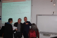 Zum Abschluss des 130. Sicherheitswissenschaftlichen Kolloquiums tauschten sich Dipl.-Ing. Peer Weber (BUW), Prof. Dr. Götz Neuneck (IFSH), Prof. Dr. Ralf Pieper (BUW) und Christina Schellenberg (Wuppertal) aus (v.l.n.r.).